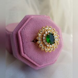 Swarovski Elements 18k Gold Plated Oval Emerald Green Flower Halo Ring NWT